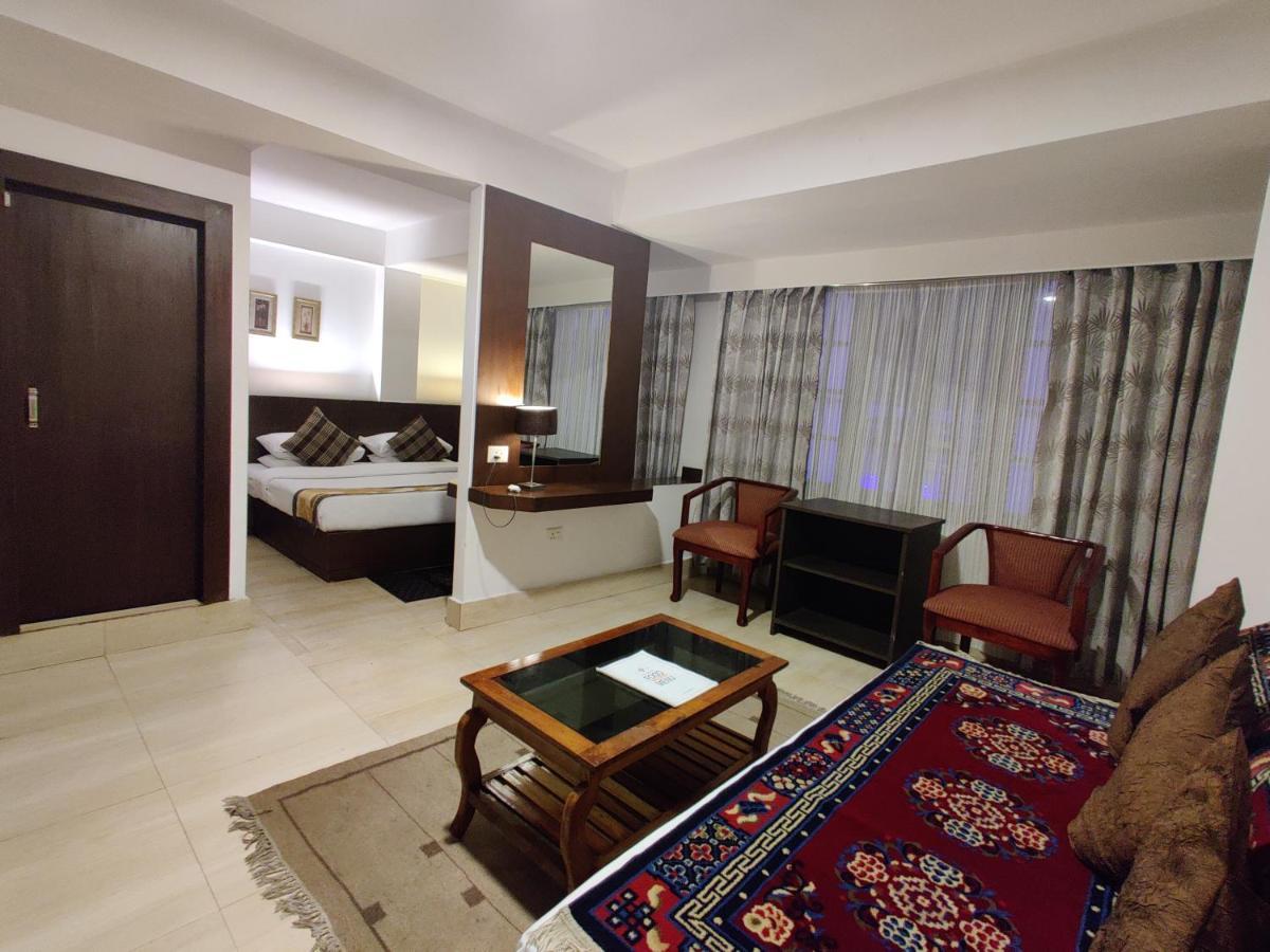 Hotel Tarayana Ґанґток Екстер'єр фото